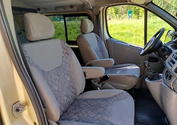 Opel Vivaro cena 16800 przebieg: 387250, rok produkcji 2005 z Świnoujście małe 106